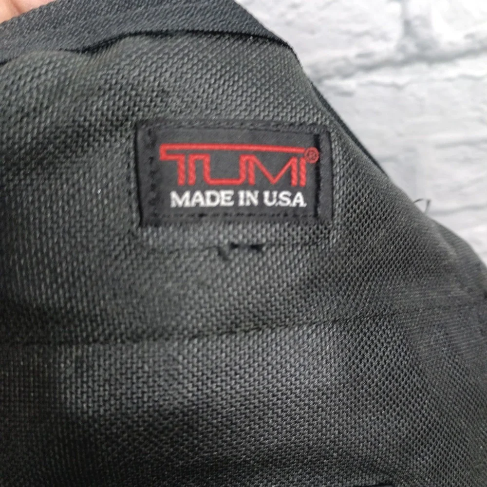 Tumi 269D3 Black Ballistic Nylon Expandable Duffel Travel Bag Weekender Luggage